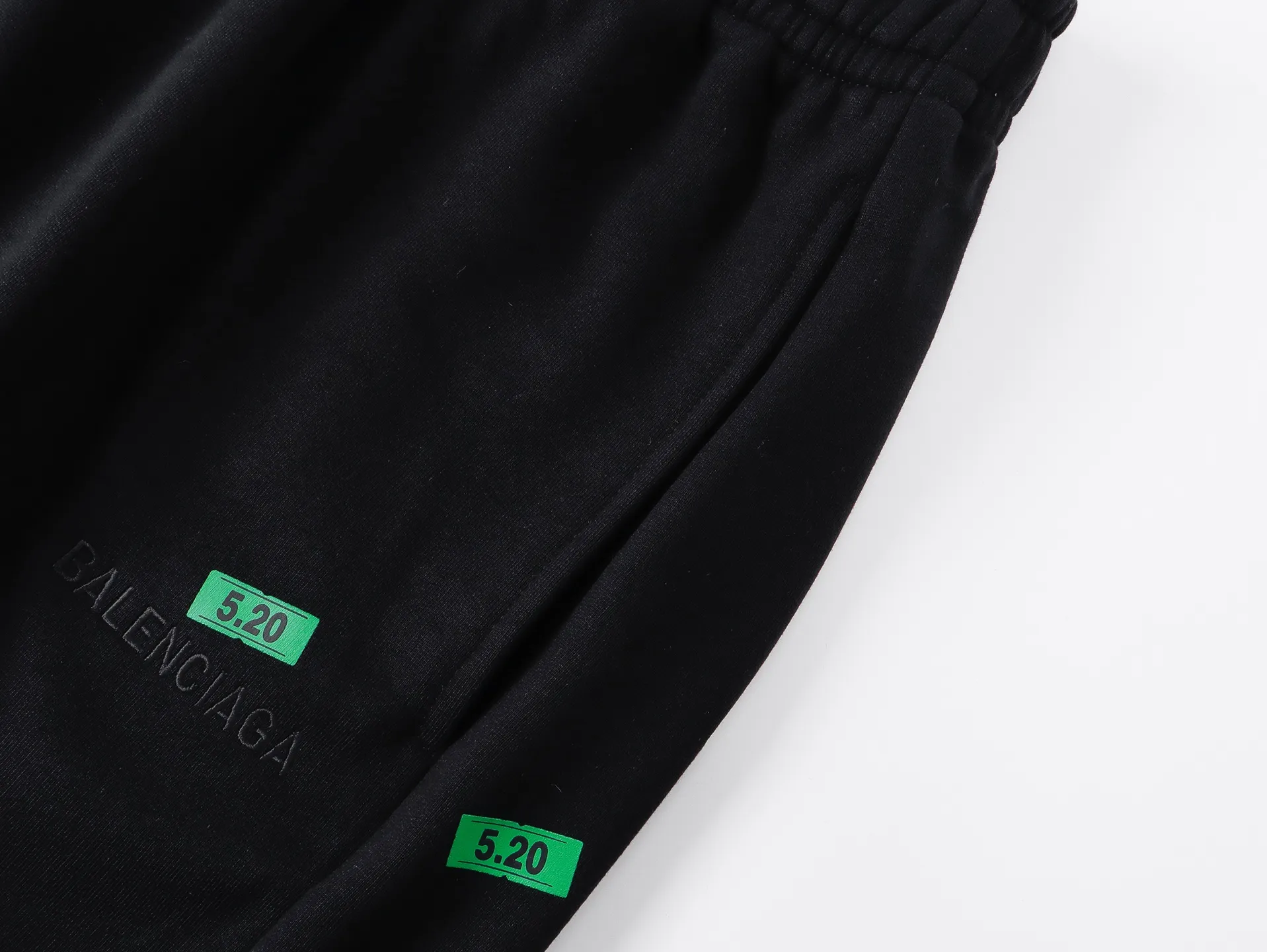 【 . Quality】BALENCI*GA/ .2026New Arrival 。 5.20 ， 。 . Authentic ， ！ ZP ， 460 ， . ， ， 。 ， 。 . Same Style ：BL 267038 ：Black，Light Coffee Brown Size：XS S M L